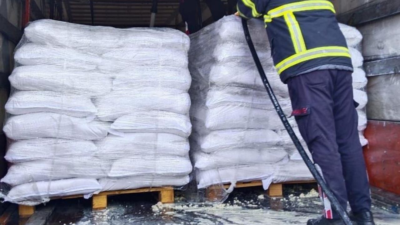 Osmaniye'de Soya Yüklü Tır Alev Alev Aldı