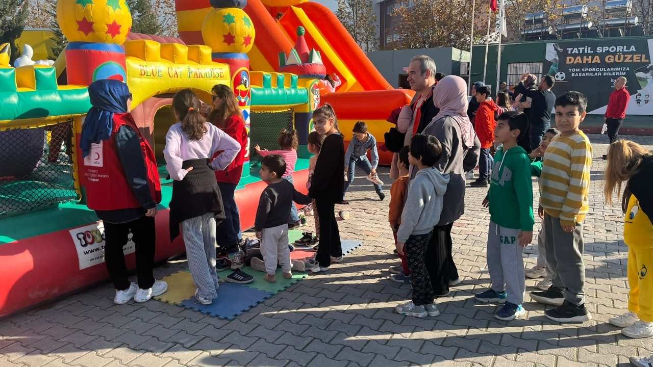 Osmaniye'de Y Şey Projesi Kapsamında Ailelere Çözüm Odaklı Destek (1)