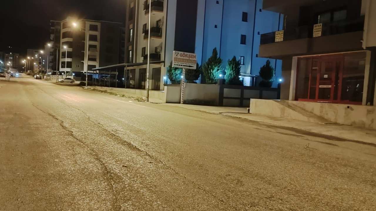 Osmaniye’de Yağmur Akşam Saatlerinde Hayatı Olumsuz Etkiledi (3)
