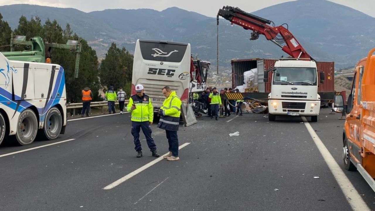 Osmaniyede Yolcu Otobüsük Aza Yaptı