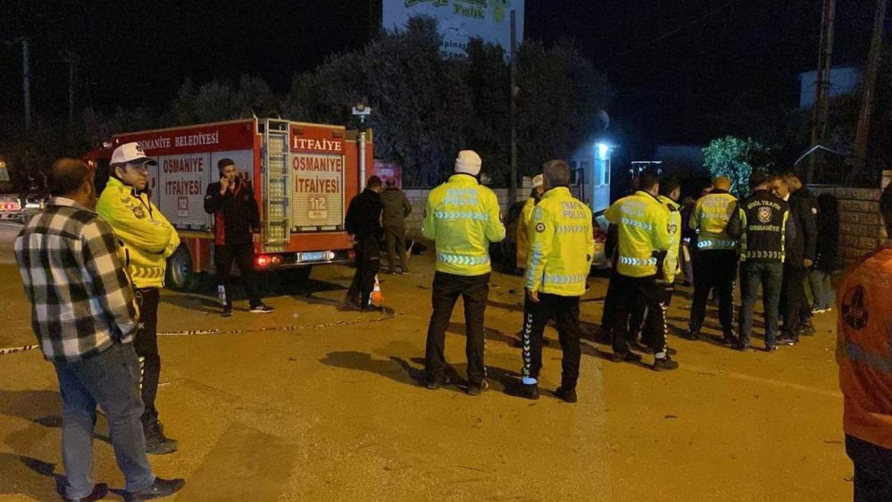 Osmaniye'de Zincirleme Kaza! 3 Ölü,Çok Sayıda Yaralı Var! (3)