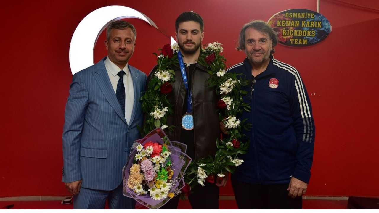 Osmaniyeli Milli Sporcu Özdemir, Abu Dhabi’de Türk Bayrağını Dalgalandırdı (5)