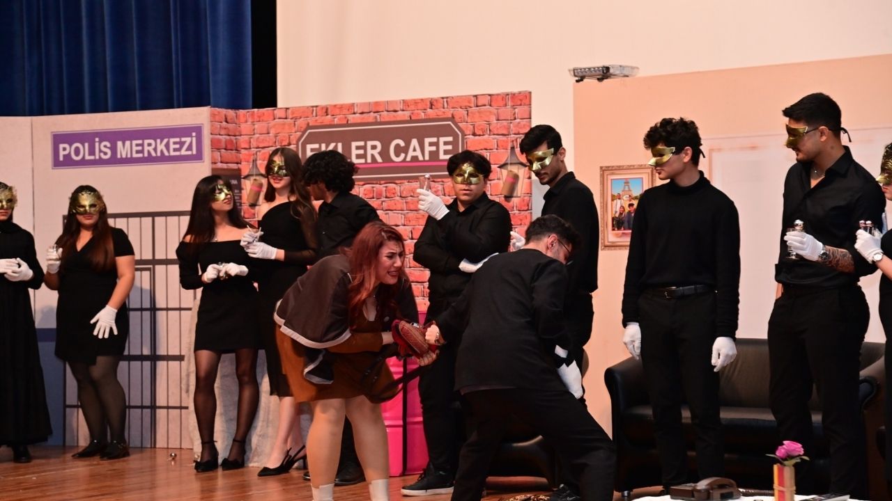 “Sevgiyle Büyüyen Fidanlar” Projesi Okü’de Tiyatro Ile Sona Erdi (1)