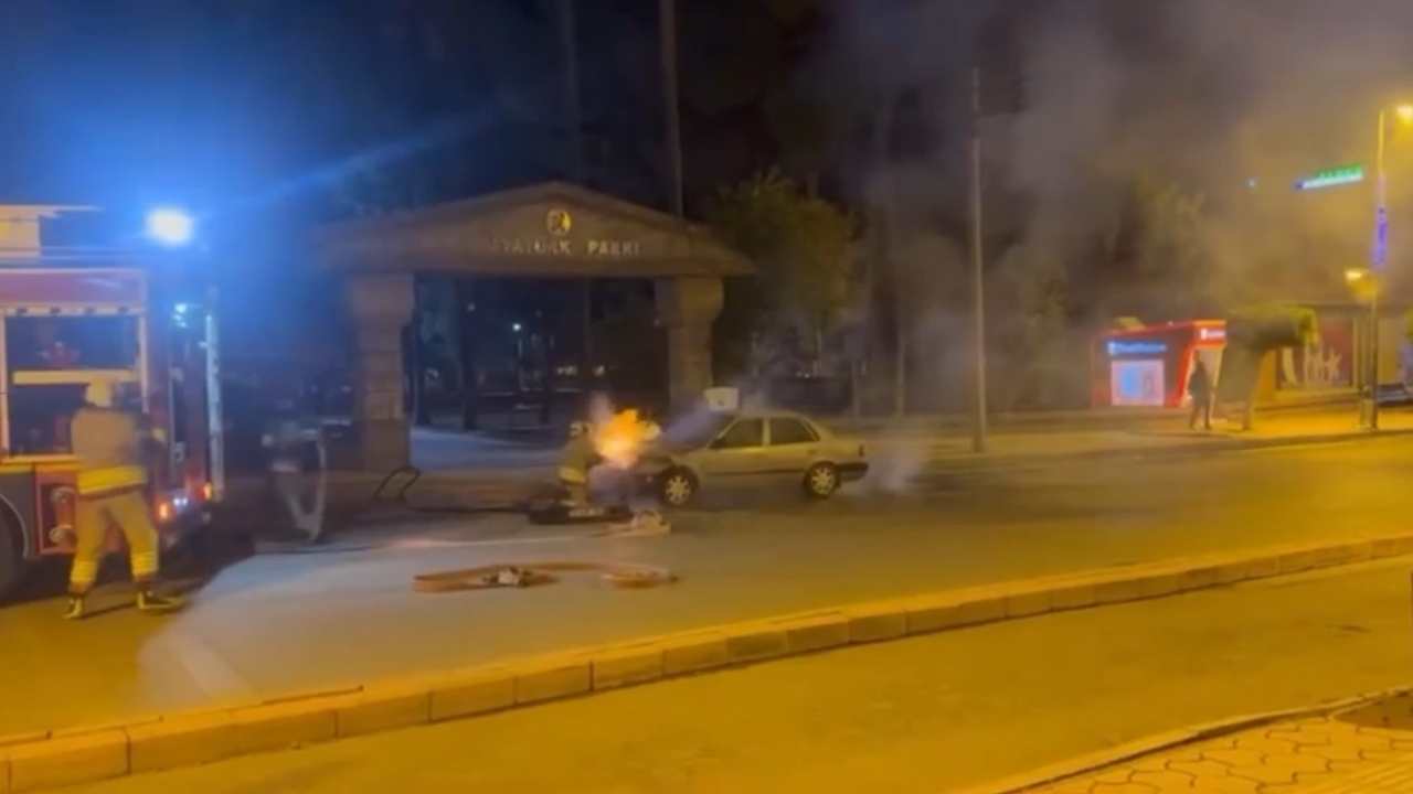 Seyir Halindeyken Alev Aldı, Sürücü Son Anda Kurtuldu (2)