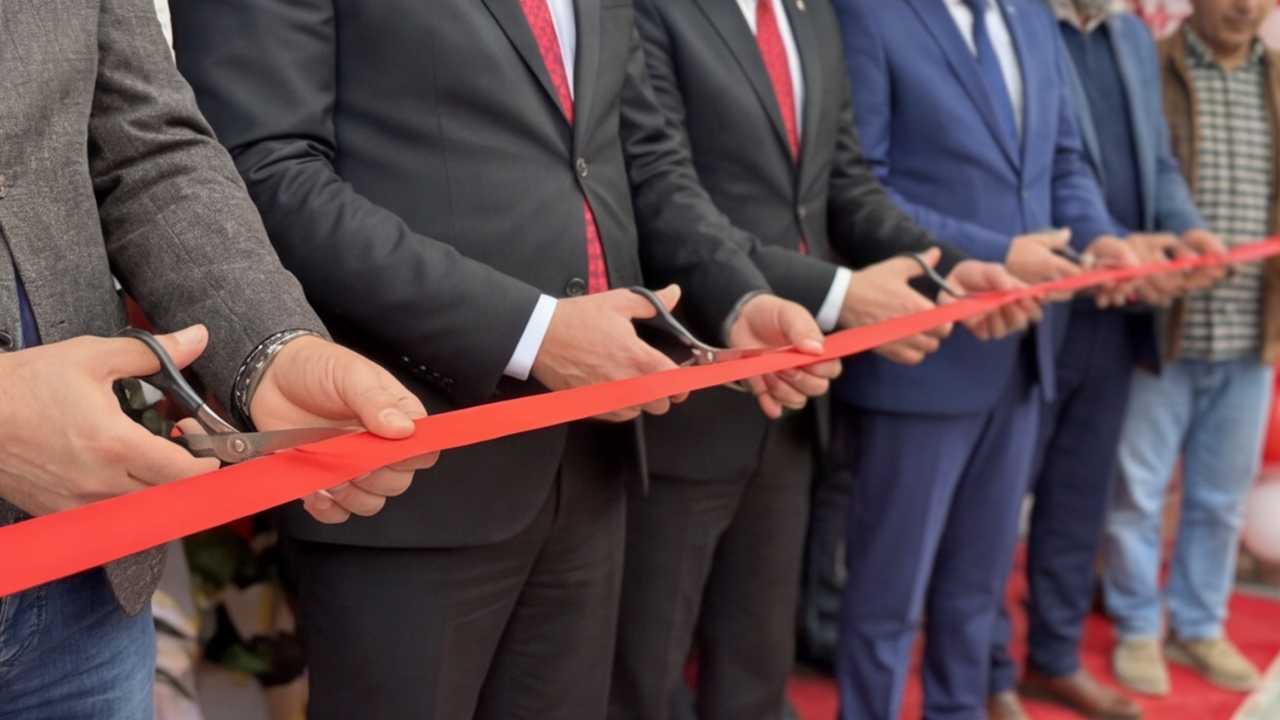 Toprakkale’deki Yeni İstasyonda İkisi Bir Arada! (1)