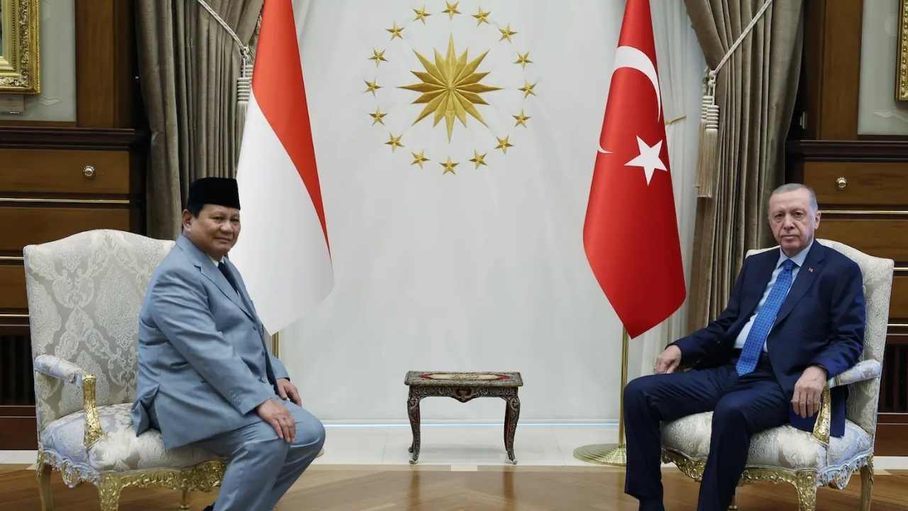 Türkiye Endonezya İlişkilerine Belgesel Nitelikli Eser Talip Küçükcan (2)