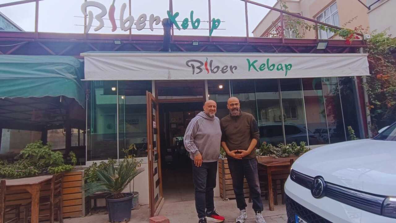 Ünlü Youtuber Ender Şire, Osmaniye’nin Lezzet Duraklarını Keşfetti. Mustafa Düzenli'nin Eşlik Ettiği Çekimler, Kurgusuz Ve Samimi Anlara Sahne Oldu (6)