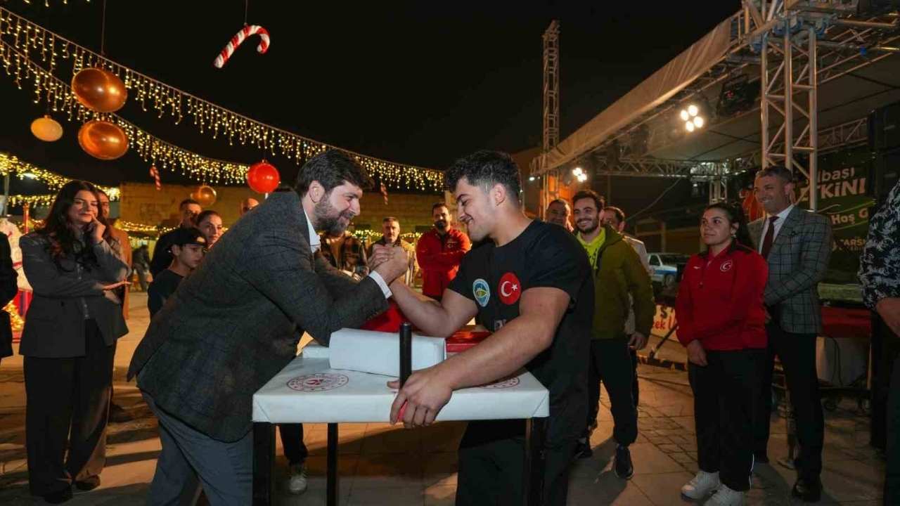 Yeni Yıla Renk, Sokaklara Neşe Geldi (2)