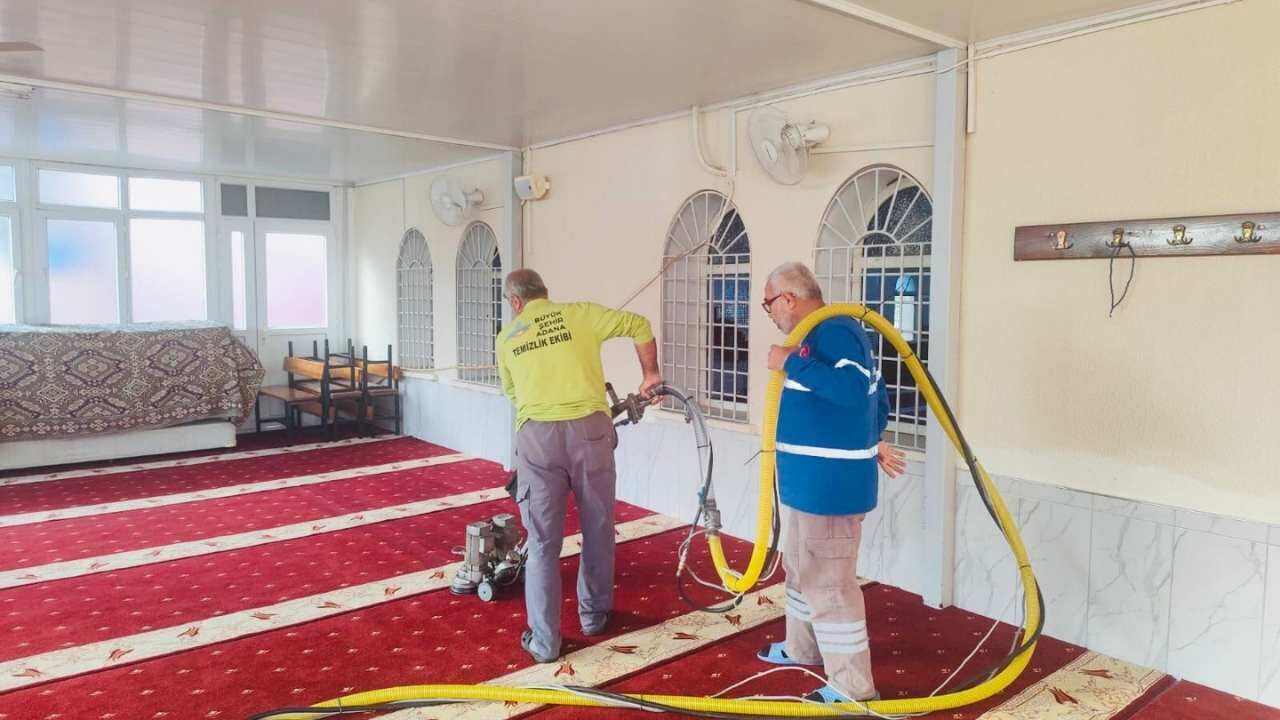 Yumurtalık Belediyesinden Camilere Temizlik Adana Büyükşehir (2)