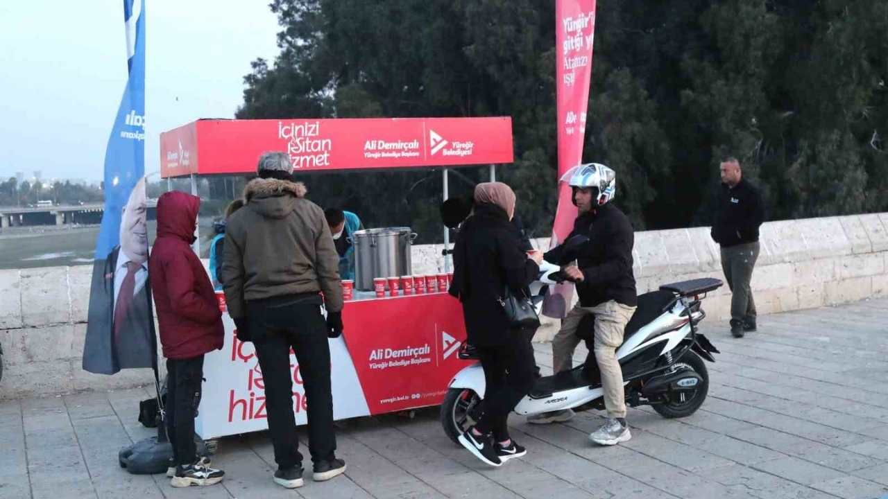 Yüreğir Belediyesi’nden Kış Sabahlarında Sıcak Çorba Desteği (1)