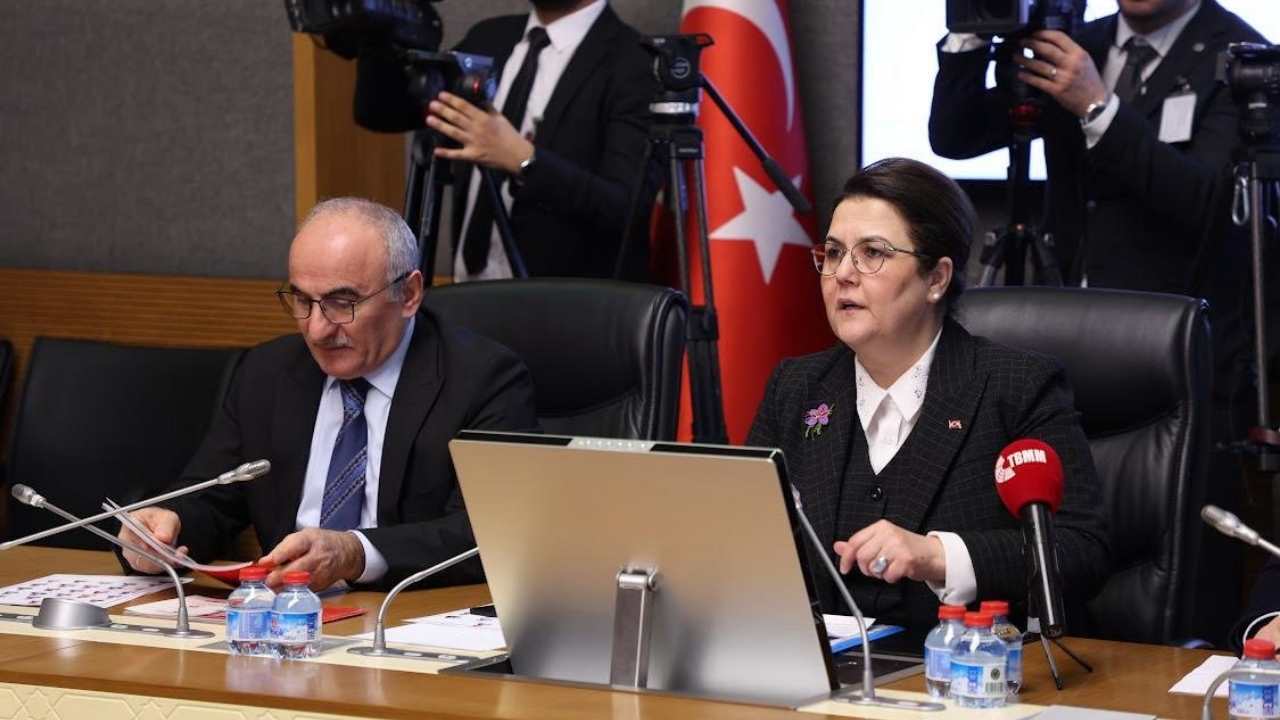 Derya Yanık Murat Kurum Kurum (1)