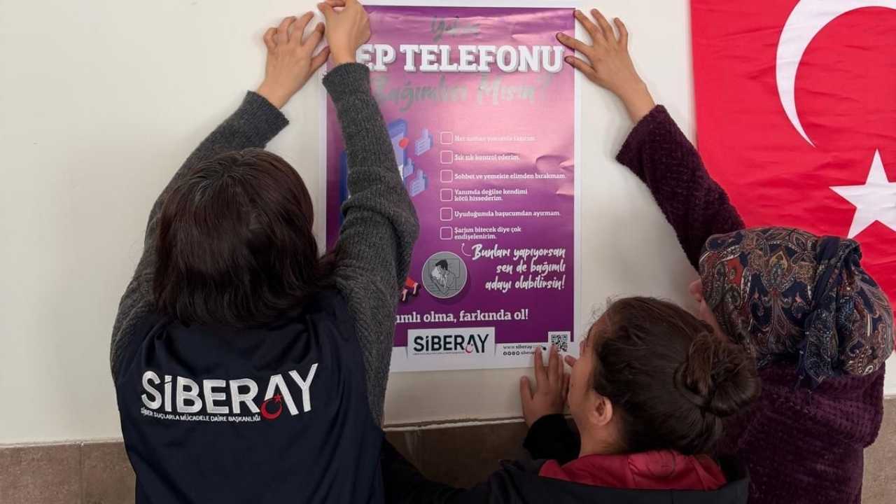 Dijital Dünyanın Risklerine Karşı Osmaniye Polisi Sahada! (5)