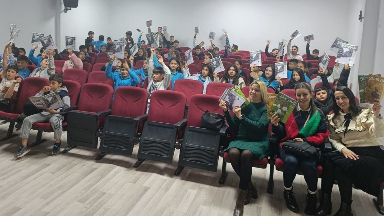 Göktürk Ortaokulu’nda Dil Şöleni Dr. Ahmet Doğru Öğrencilerle Buluştu