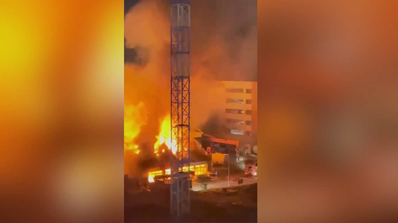 Hatay’da Akaryakıt Istasyonu Yanındaki Binada Korkutan Yangın (3)