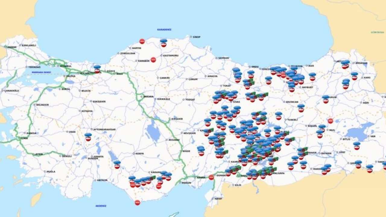 Kuvvetli Kar Yağışı Doğuda Ulaşımı Felç Etti Onlarca Yol Kapandı (1)