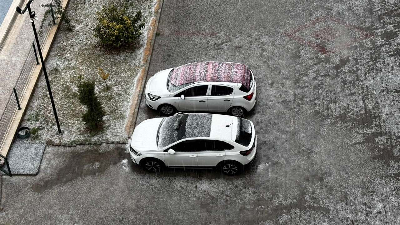 Mersin’de Görülmemiş Olay Önce Dolu Sonra Kar! Her Yer Bembeyaz Oldu! (1)