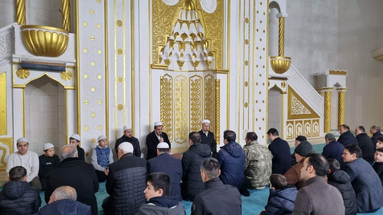 Önce Saf Tuttular, Sonra Sofrada Buluştular! Toprakkale’de Maneviyat Dolu Sabah... (2)