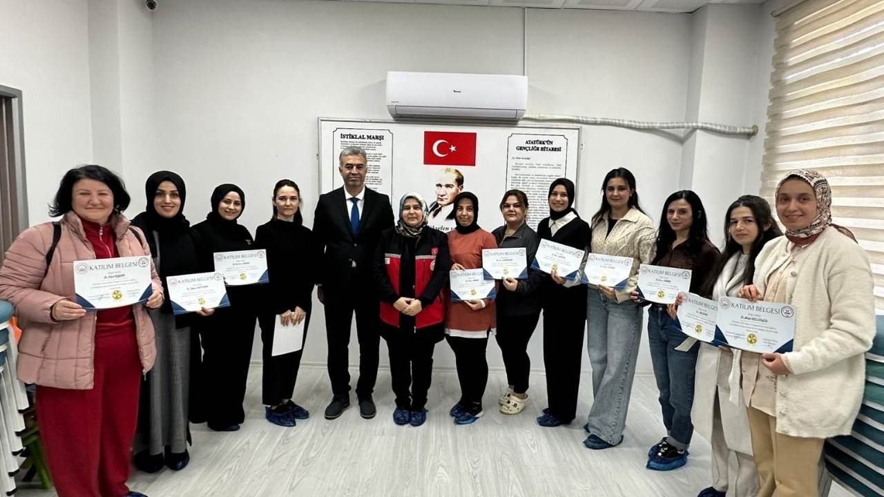 Osmaniye Sosyal Hizmet Merkezi’nden Velilere 9 Haftalık Eğitim Maratonu (1)