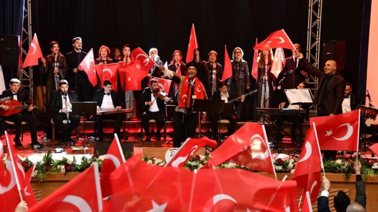 Osmaniye’de 7 Ocak Ruhu Ezgilerle Yaşatıldı ‘Kurtuluş’ Konseri Büyük İlgi Gördü (2)