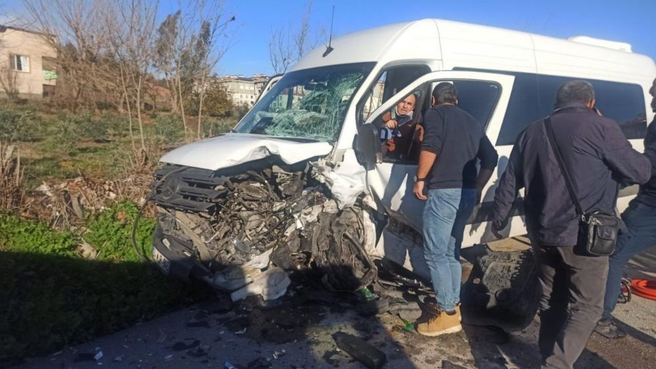 Osmaniye'de Işçi Servisi Kaza Yaptı! Çok Sayıda Yaralı Var (1)