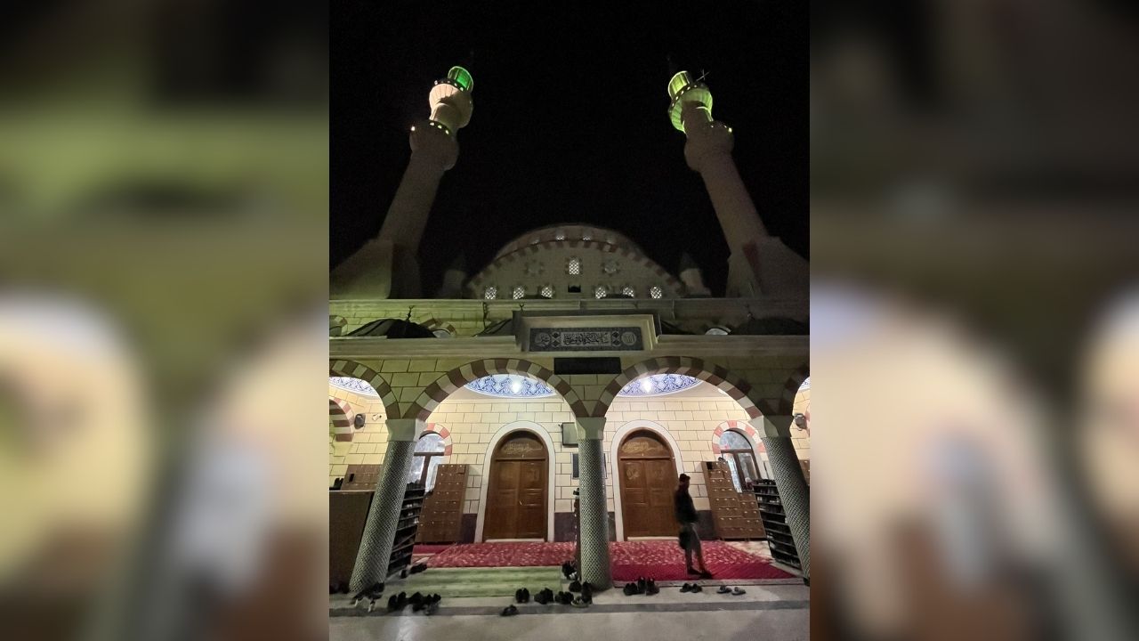 Osmaniye’de Miraç Kandili’nde Zafer Camii’nde Lokma İkramı (1)-1