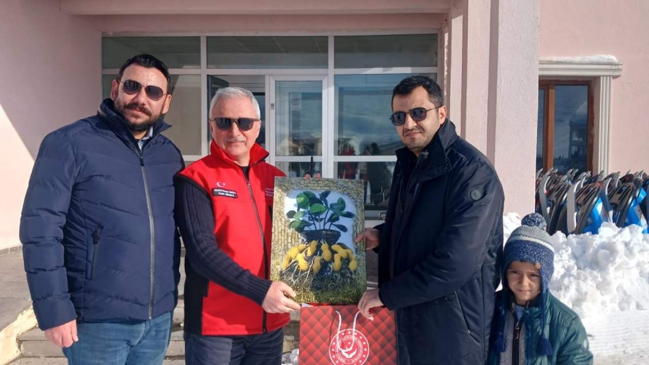 Osmaniye’den Kahramanmaraş’a Gönül Köprüsü Beyaz Örtüde Engel Tanımayan Mutluluk! (2)