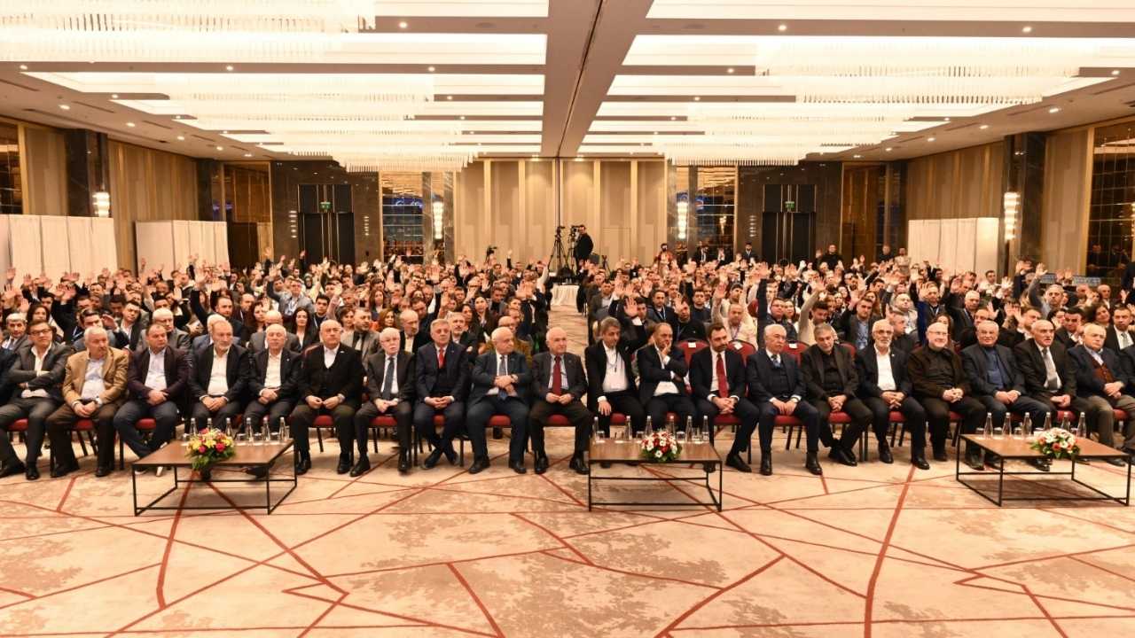 Öz Finans İş Sendikası 4. Olağan Genel Kurulu’nda Ahmet Eroğlu Yeniden Genel Başkan Seçildi (4)