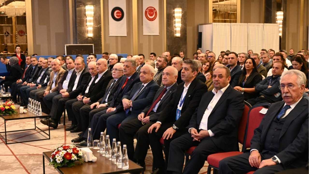 Öz Finans İş Sendikası 4. Olağan Genel Kurulu’nda Ahmet Eroğlu Yeniden Genel Başkan Seçildi (5)