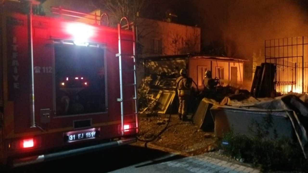 Payas’ta Hurdalık Alan Alevlere Teslim Oldu (2)