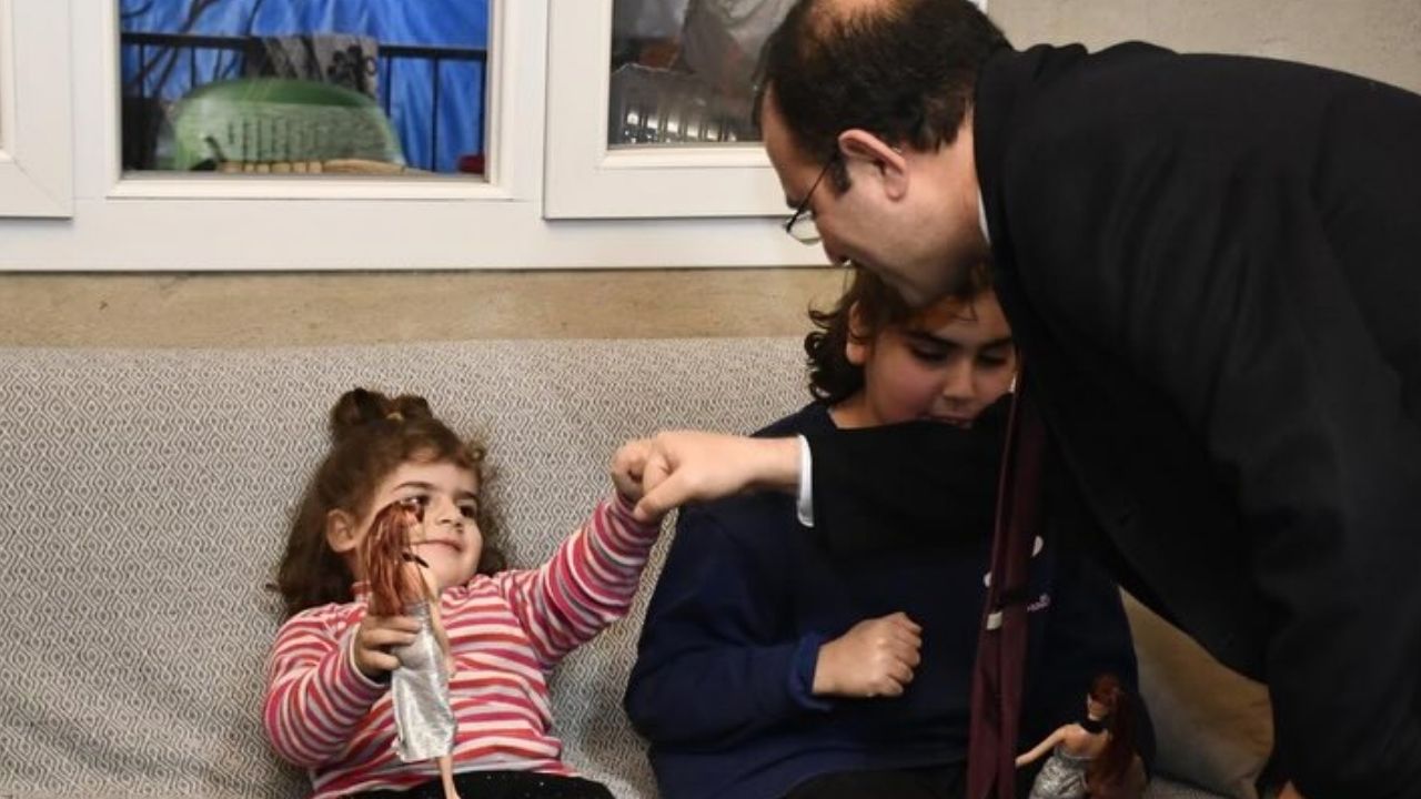 “Yeter Ki Sen Gülümse” Projesiyle Aras’ın Doğum Gününe Sürpriz Ziyaret (1)