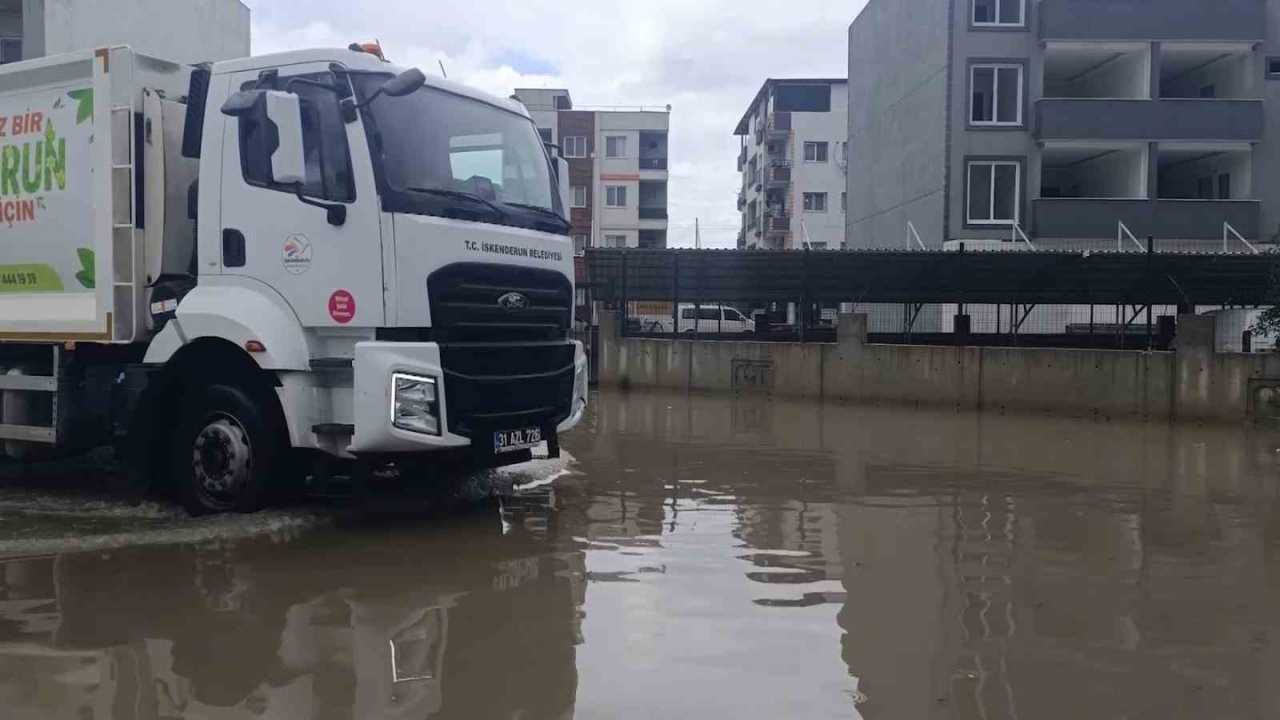 Göle Dönen Yol Nedeniyle Derse Gidemeyen Üniversite Öğrencisi Hocasına Seslendi (2)
