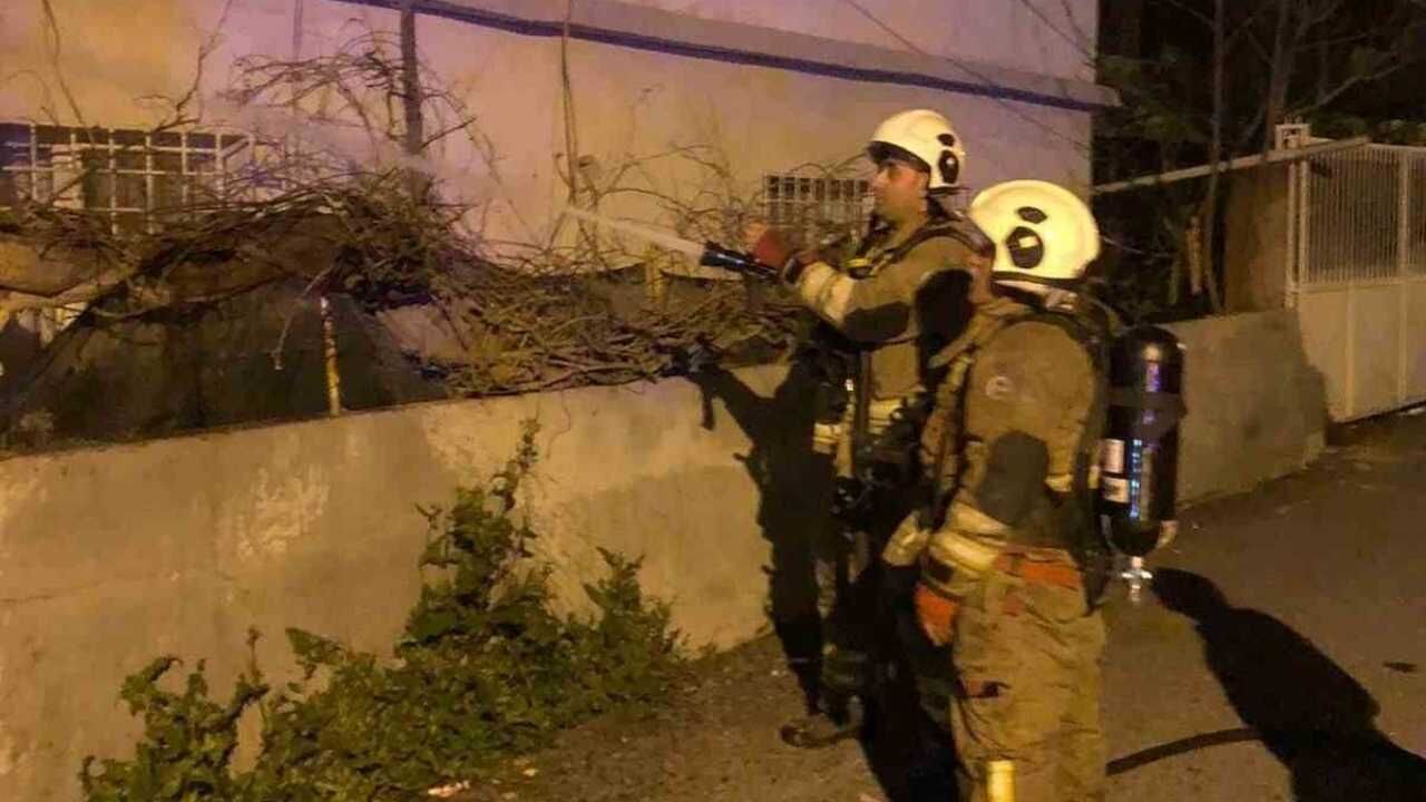 İskenderun’da Ev Yangını Büyümeden Söndürüldü (1)