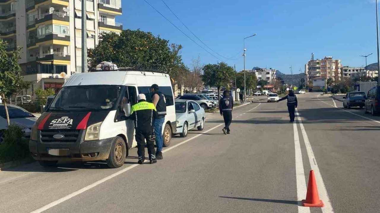 Kozan’da Aranan 3 Şahıs Yakalandı (2)