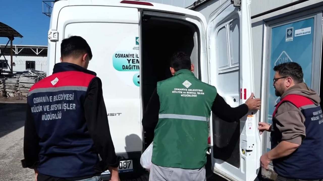 Osmaniye’de Her Gün 10 Bin Kişilik İftar Yemeği (1)