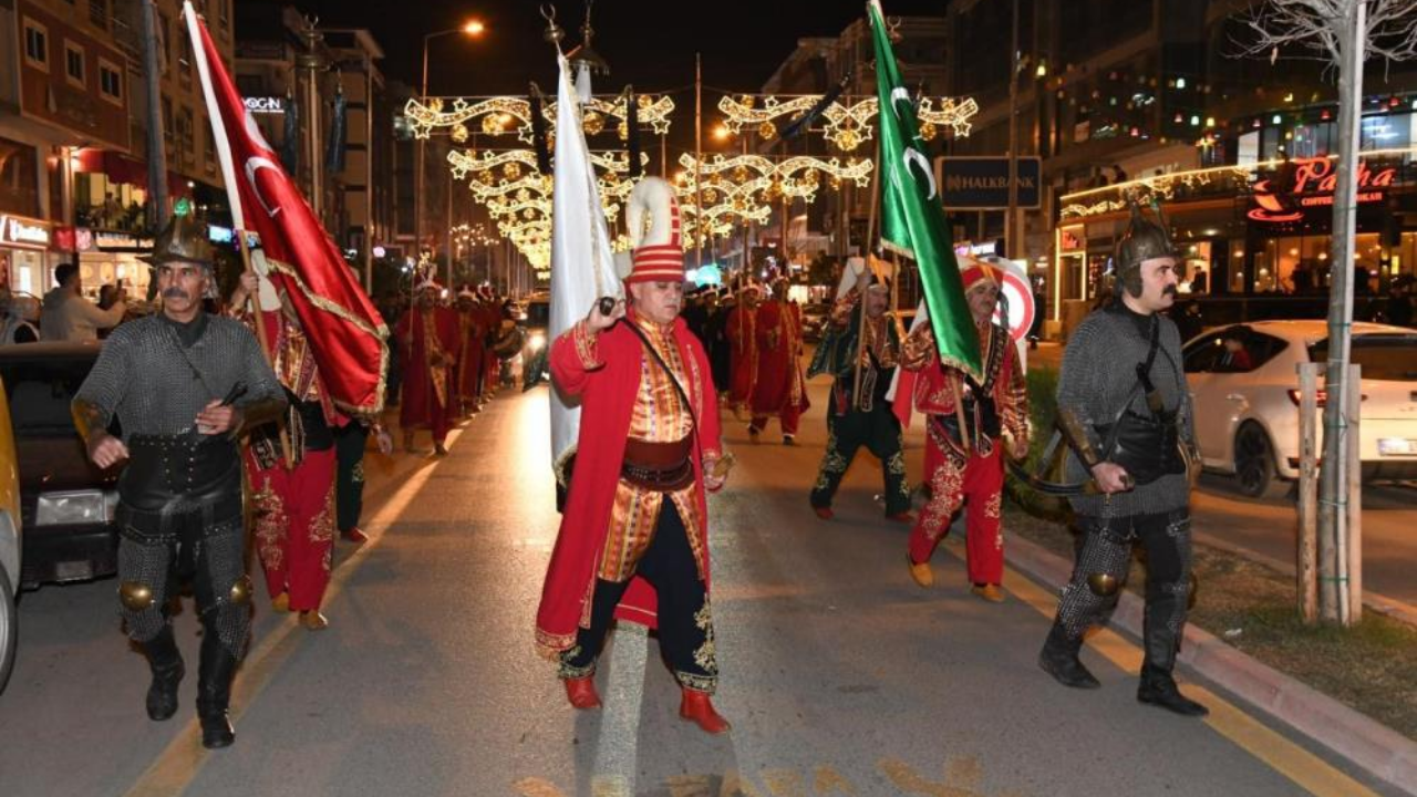 Osmaniye’de Mehter Yürüyüşü Ve Ramazan Çarşısı Coşkusu (1)
