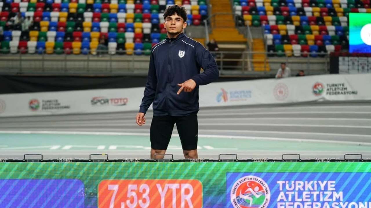 Osmaniye’den Tarihi Atlayış Timur Er Türkiye Rekoruyla Şampiyon! (2)