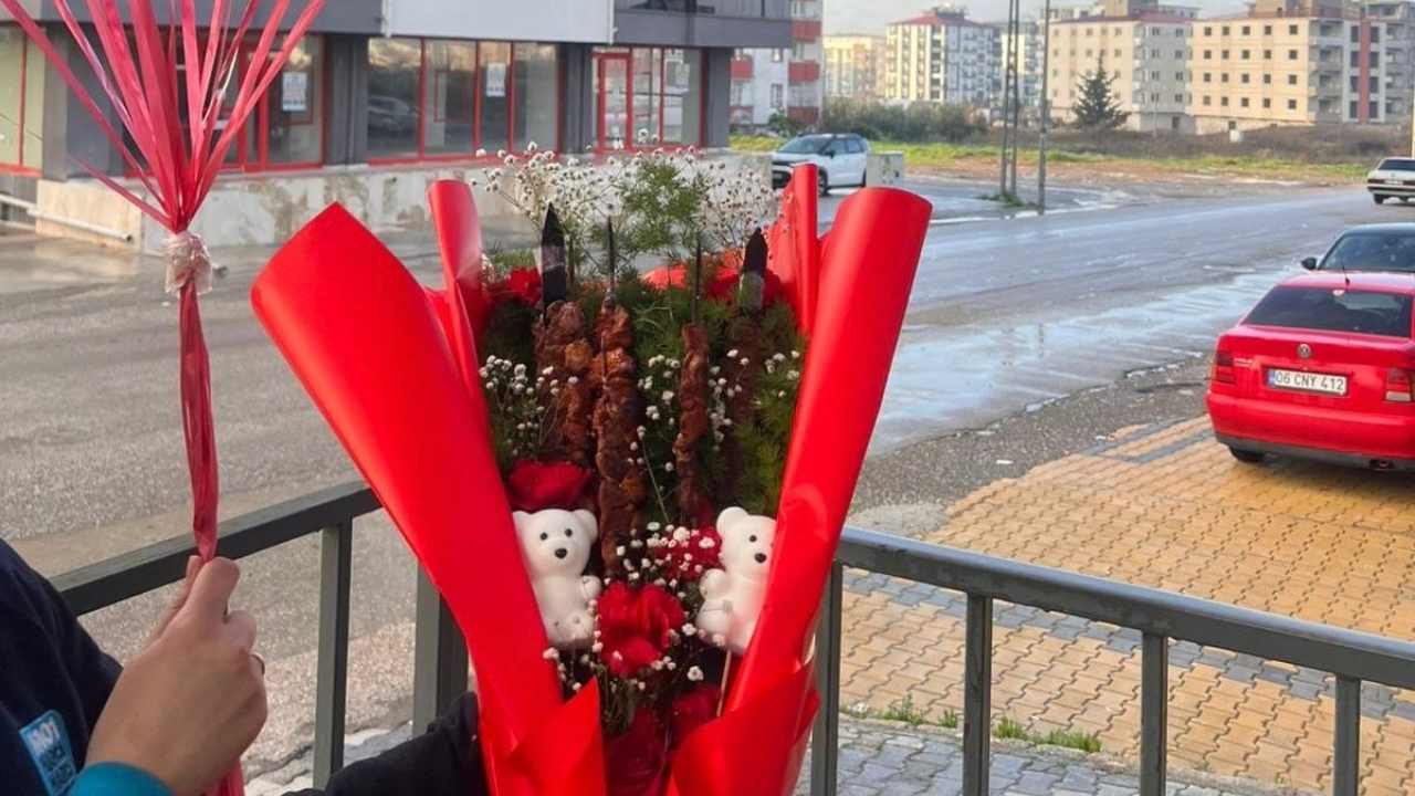Osmaniyeli Kebapçıdan Ezber Bozan Sevgililer Günü Hediyesi (1)
