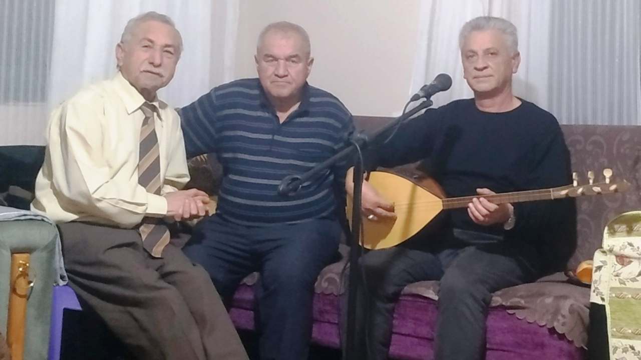 Osmaniyeli Yazardan Beklenmedik Karar! Tüm Kitaplarını Bağışlıyor Ama Bir Şartla... (1)