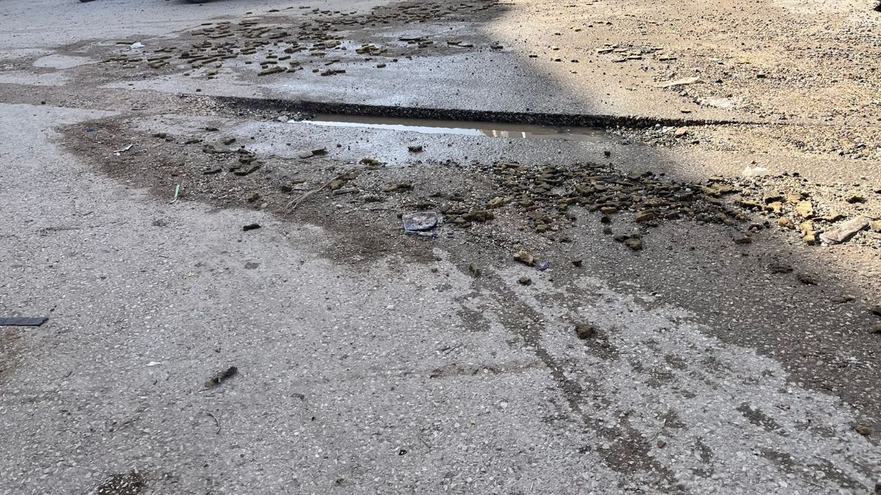 Osmaniye’nin Bir Mahallesinde Veliler Tepkili Okul Yolu Mu, Çöp Deposu Mu (1)