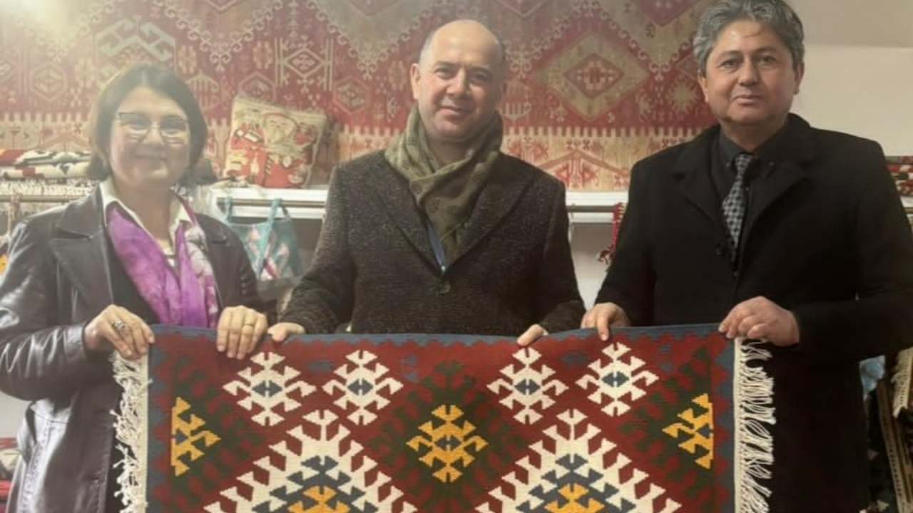 Osmaniye’nin Kültür Mirası Karatepe Kilimlerine Vali Serdengeçti’den Övgü