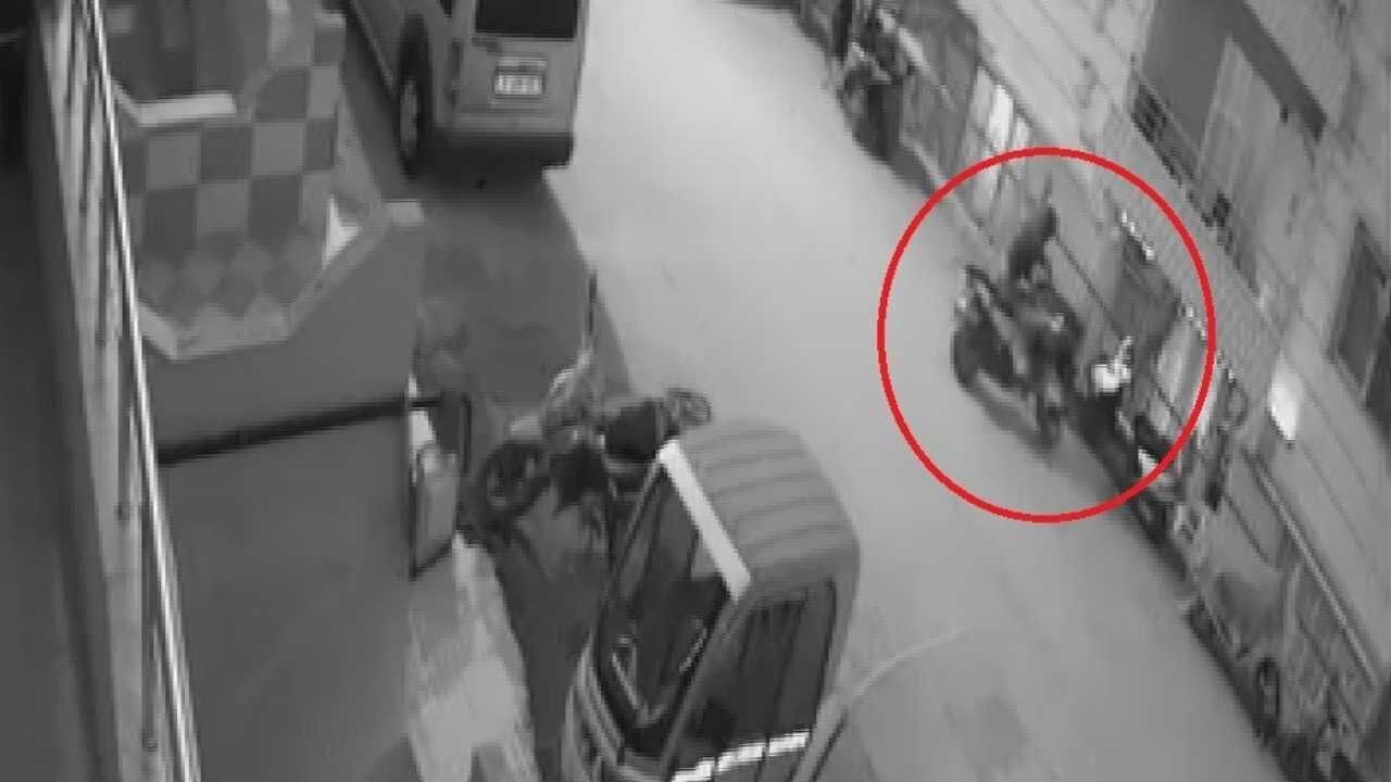 Reyhanlı’da İftar Saatinde Motosiklet Hırsızlığı Kamerada (1)