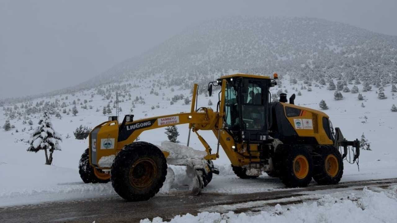 Saimbeyli’de Kar Ve Buz Doğada Görsel Şölen Oluşturdu (2)