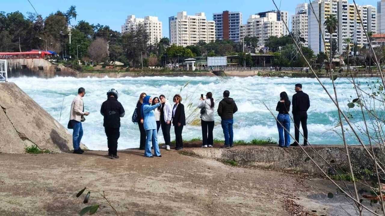 Seyhan Nehri Coştu (1)