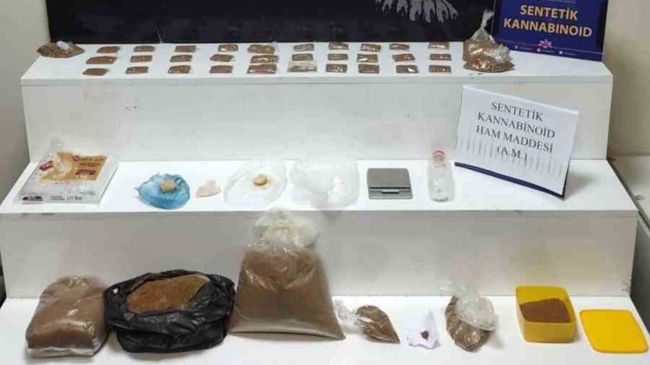 Adana’da Yasaklı Madde Operasyonu 21 Adrese Baskın, 14 Gözaltı (1)