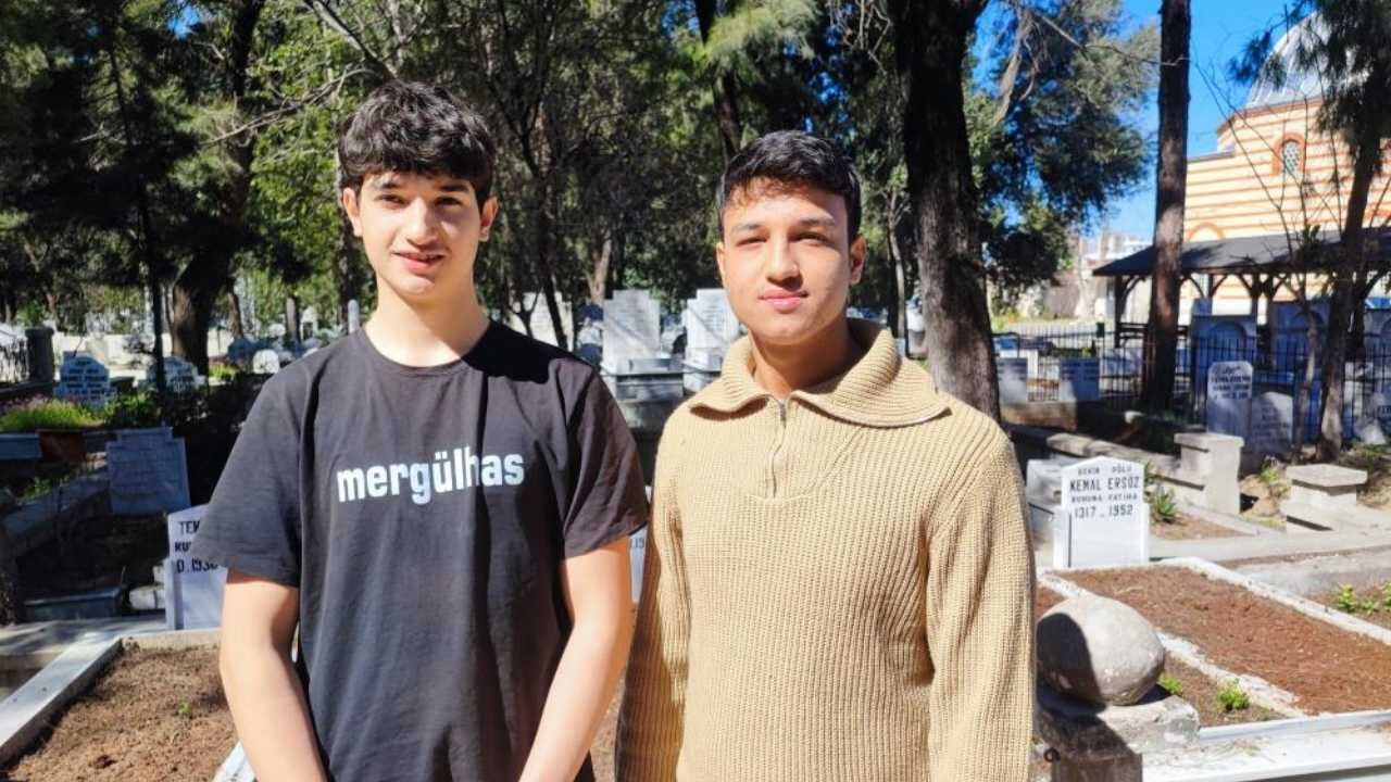 Anneannelerinin Öğüdüyle Binlerce Mezarı Temizlediler (3)