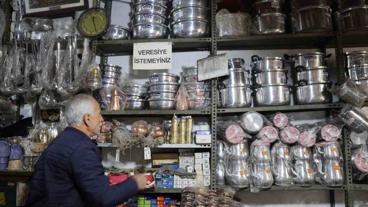 Bakırcılar Çarşısı’nda Zamana Direnen Son Ustalar (1)