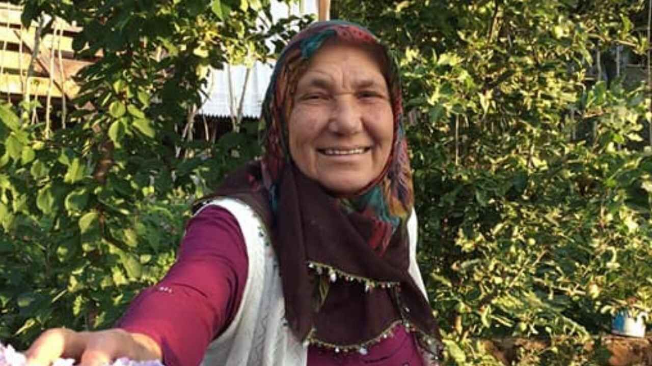 Gazeteci Sedat Kaan Erat’ın Anneannesi Nilgün Aktaş Hayatını Kaybetti (3)