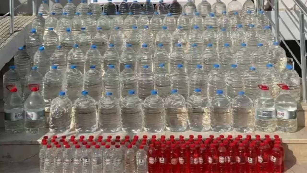 Gizli Bölmeden 558 Litre Sahte Alkol Çıktı (1)