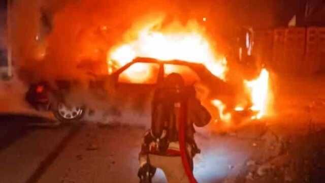 Hatay’da Seyir Halindeki Otomobil Alevlere Teslim Oldu (2)