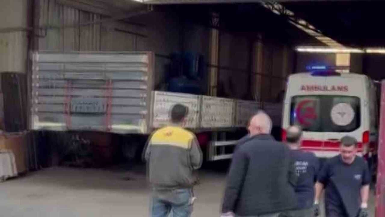 Hatay’da Tır Lastiği Patladı Jantın Isabet Ettiği Işçi Hayatını Kaybetti (2)